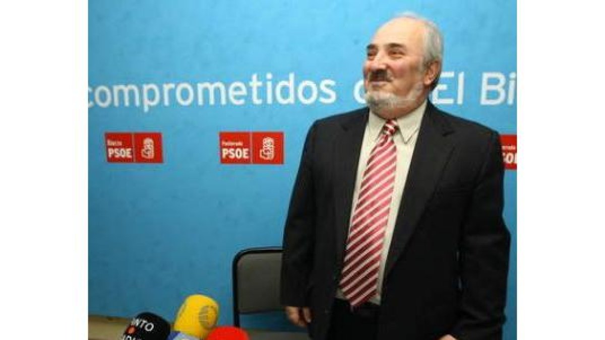 El procurador berciano del PSOE, Pedro Nieto.