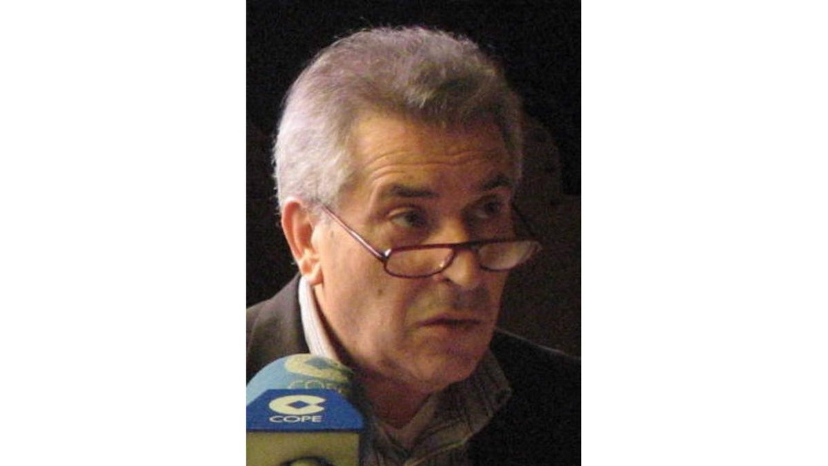 Julio Ramos.