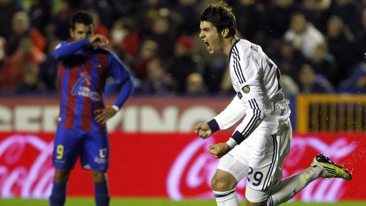 Morata celebra el segundo gol del Madrid ante el Levante.