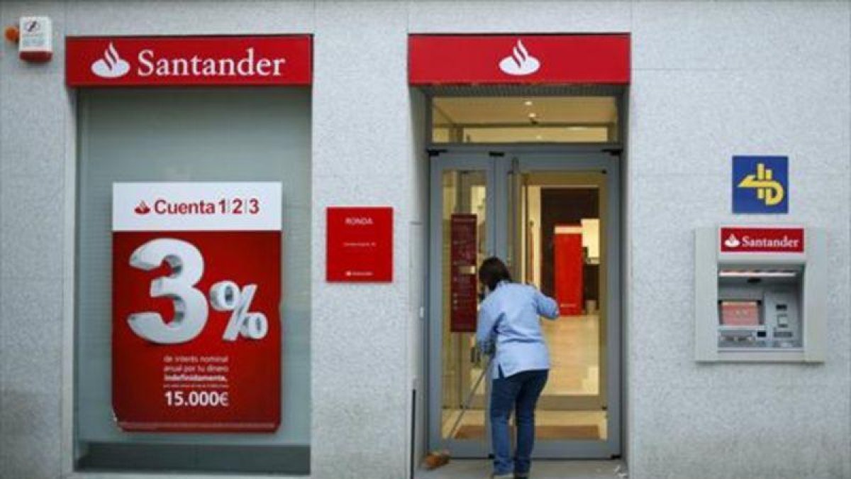 Oficina del Banco Santander en una localidad andaluza.