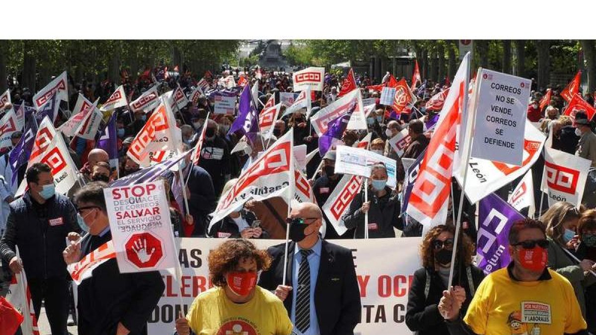 Movilización en Valladolid con los sindicatos al frente. R. GARCÍA