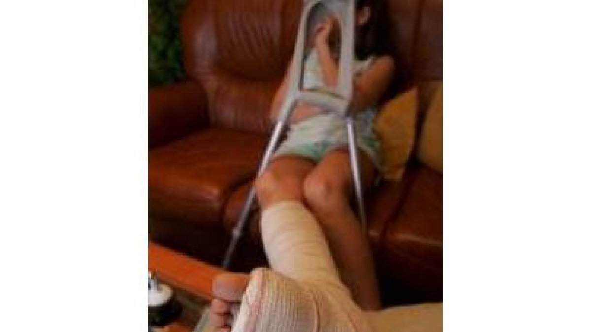 La niña de 13 años sigue convaleciente tras la rotura de su pierna