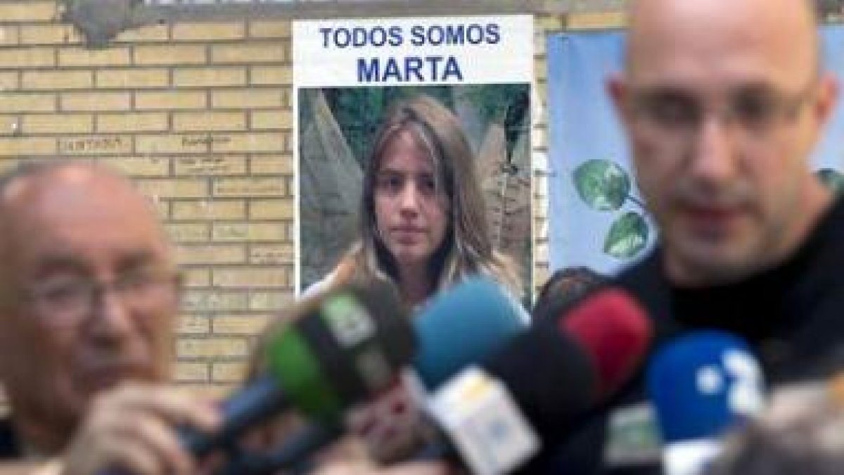 El abuelo y el tío de Marta del Castillo criticaron duramente la sentencia.