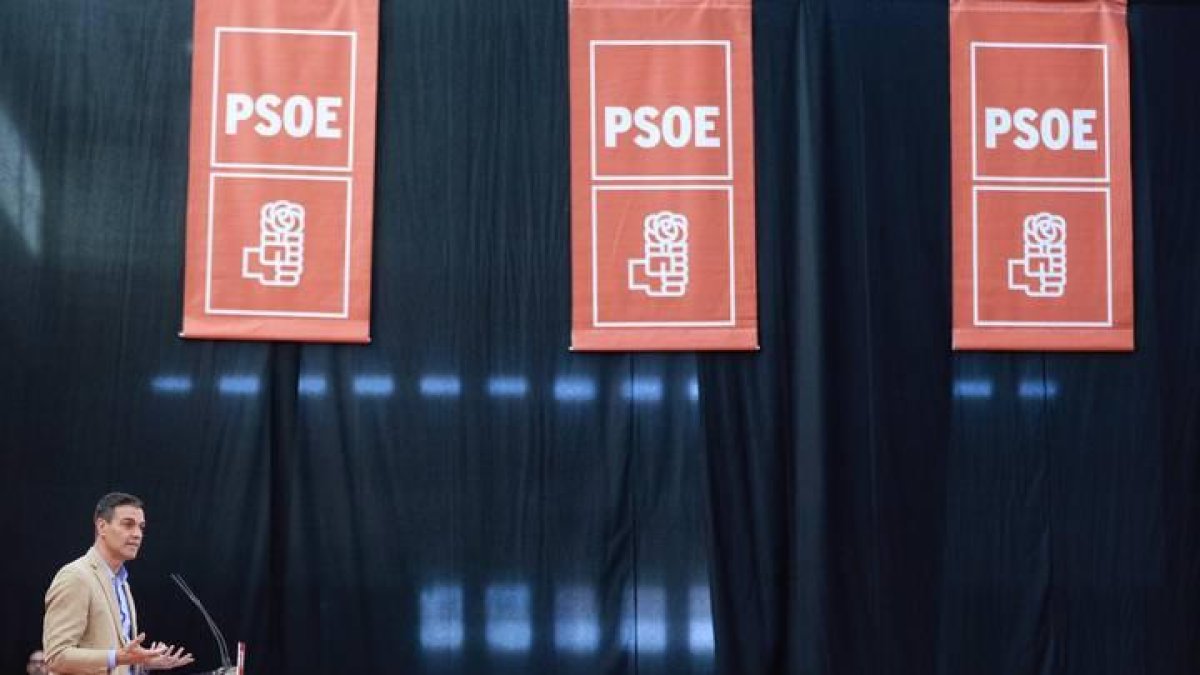 El presidente del Gobierno, Pedro Sánchez, durante el acto del PSOE junto con el candidato socialista a la Presidencia de la Junta de Castilla y León, Luis Tudanca, ayer en Valladolid.