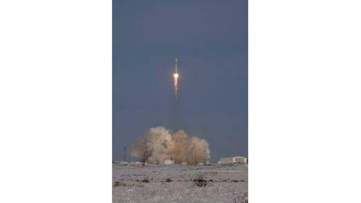 El cohete ruso con el Giove-A a bordo despega de Baikonur