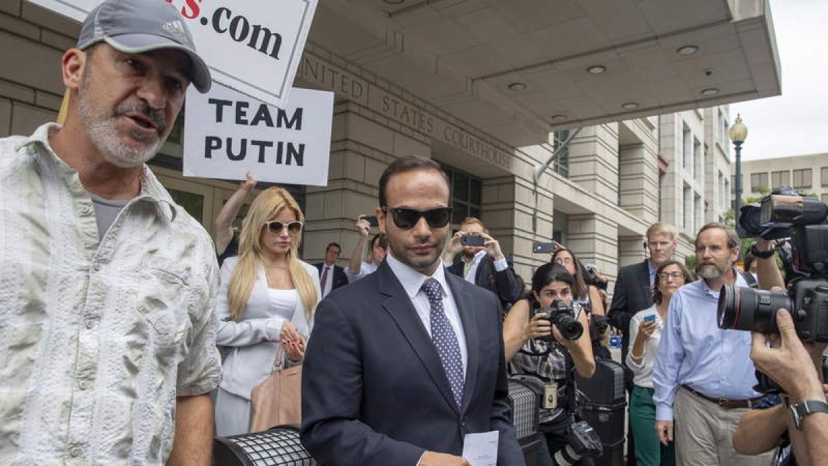 George Papadopoulos abandona la Corte Penal tras ser sentenciado. TASSOS KATOPODIS