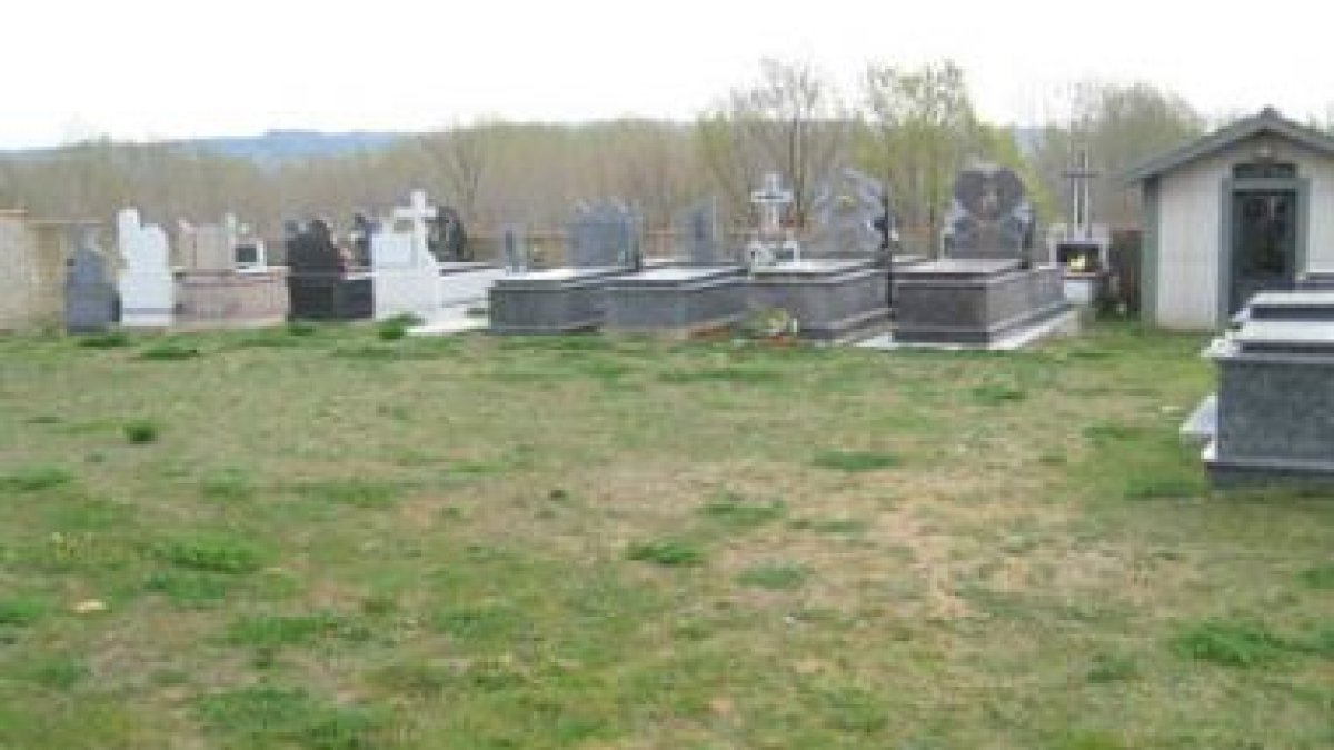 Las tumbas de Pobladura forman una L y han dejado intacto el espacio central donde está la villa rom