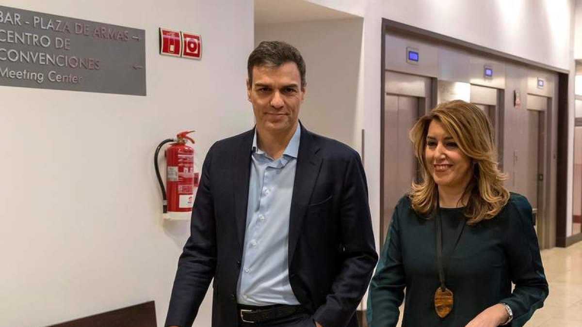 Pedro Sánchez y Susana Díaz durante el encuentro mantenido la semana pasada. JULIO MUÑOZ