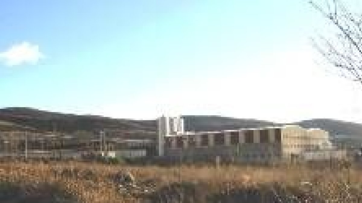 La planta de Pascual Nature en Folgoso desde la que se comercializa el agua de Los Barrancos