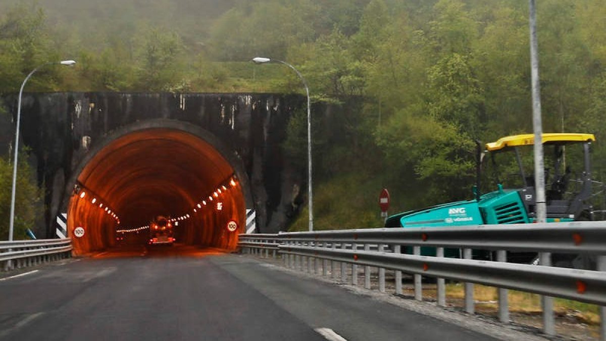 Tramo de la autopista entre León y Asturias. RAMIRO