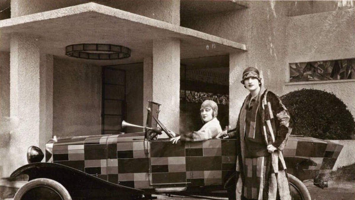 Sonia Delaunay, ‘vistió’ —cuadriculó— un Citroën B12 para la Exposición de Artes Decorativas de 1925. ct