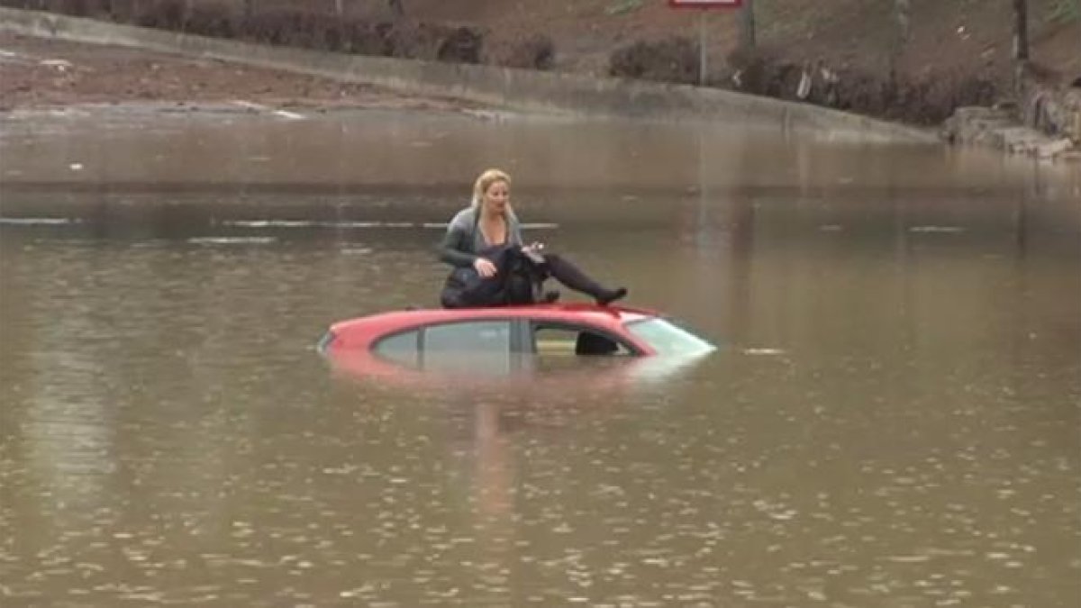 La mujer que quedó atrapada con su coche en una zona inundable de Puerto de Sagunto denuncia al ayuntamiento.