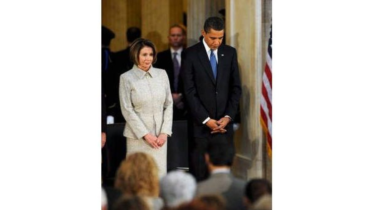 Pelosi y Obama rezan en la inauguración del aniversario de Lincoln