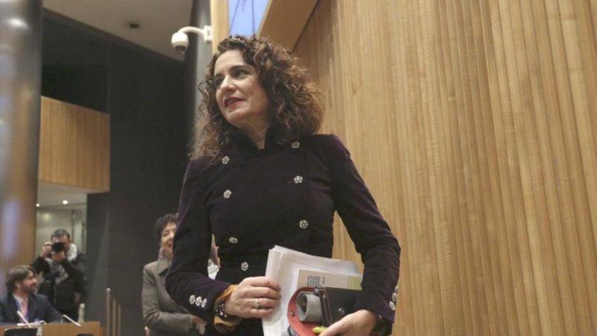 La ministra de Hacienda, María Jesús Montero, en la presentación del proyecto de ley de Presupuestos en el Congreso de los Diputados.