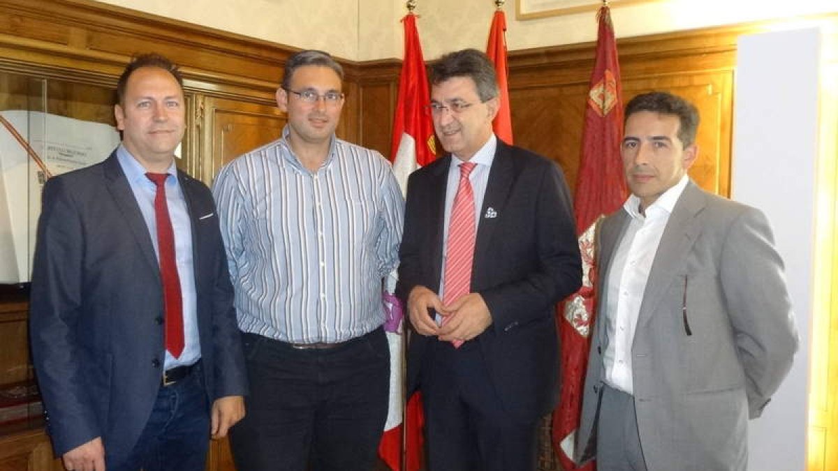 Martínez Majo con representantes de Aletic.