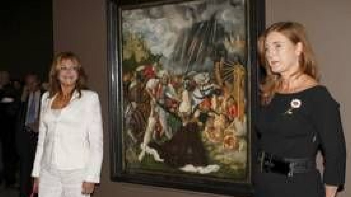 Carmen Cervera y Francesca Thyssen, ayer, en la galería