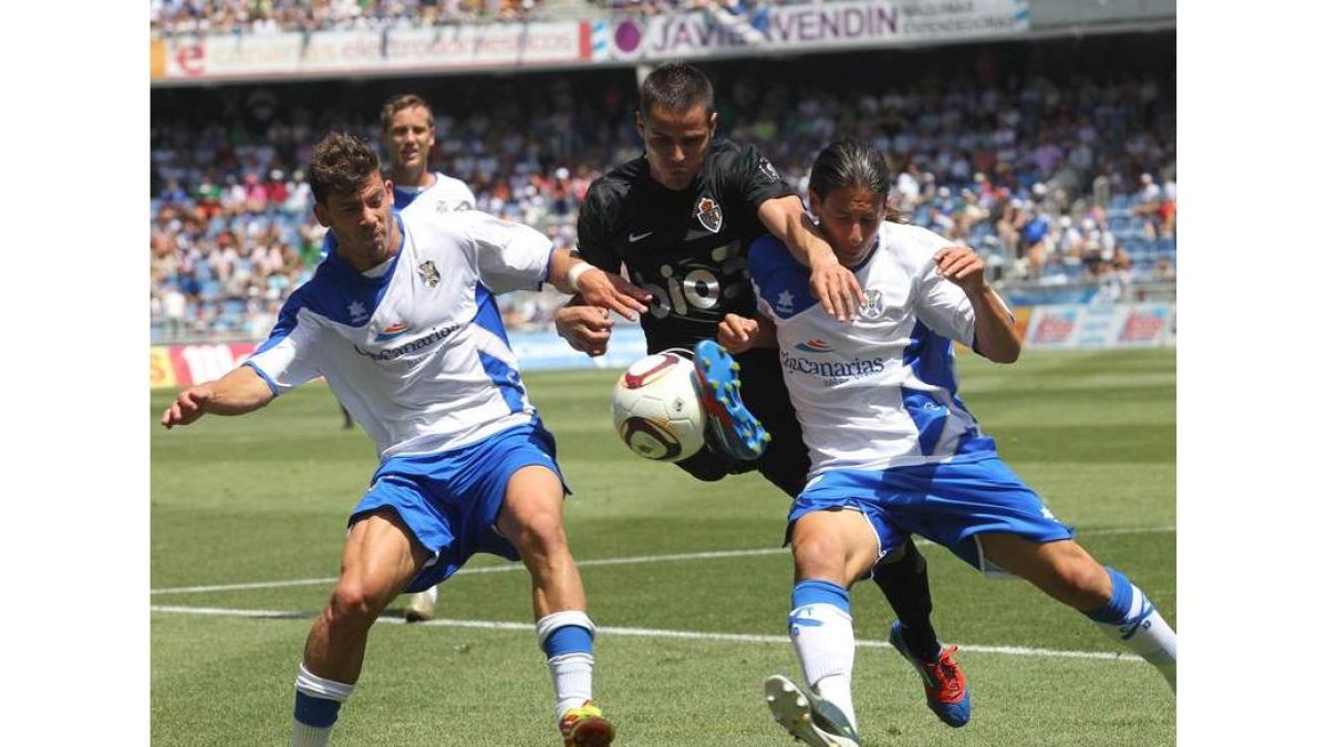 El último duelo entre estos dos equipos fue en Santa Cruz y supuso el ascenso de la Deportiva.