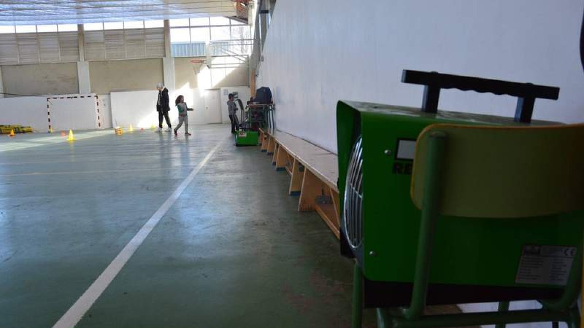 Los cañones de calor instalados en el gimnasio poseen una potencia de 3.300 watios cada uno.