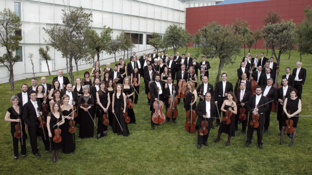 La Orquesta Sinfónica de Castilla y León vuelve al Auditorio leonés un año después de su última actuación.