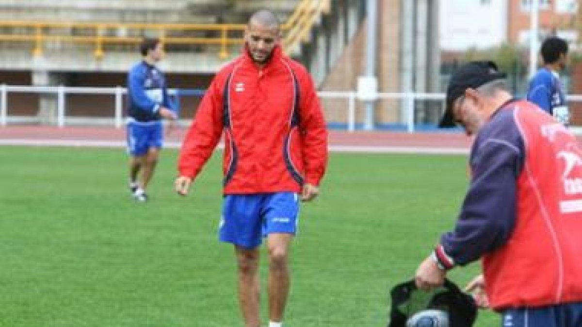 Yuri, en un entrenamiento reciente, dio los tres puntos a su equipo el pasado sábado en las instalac