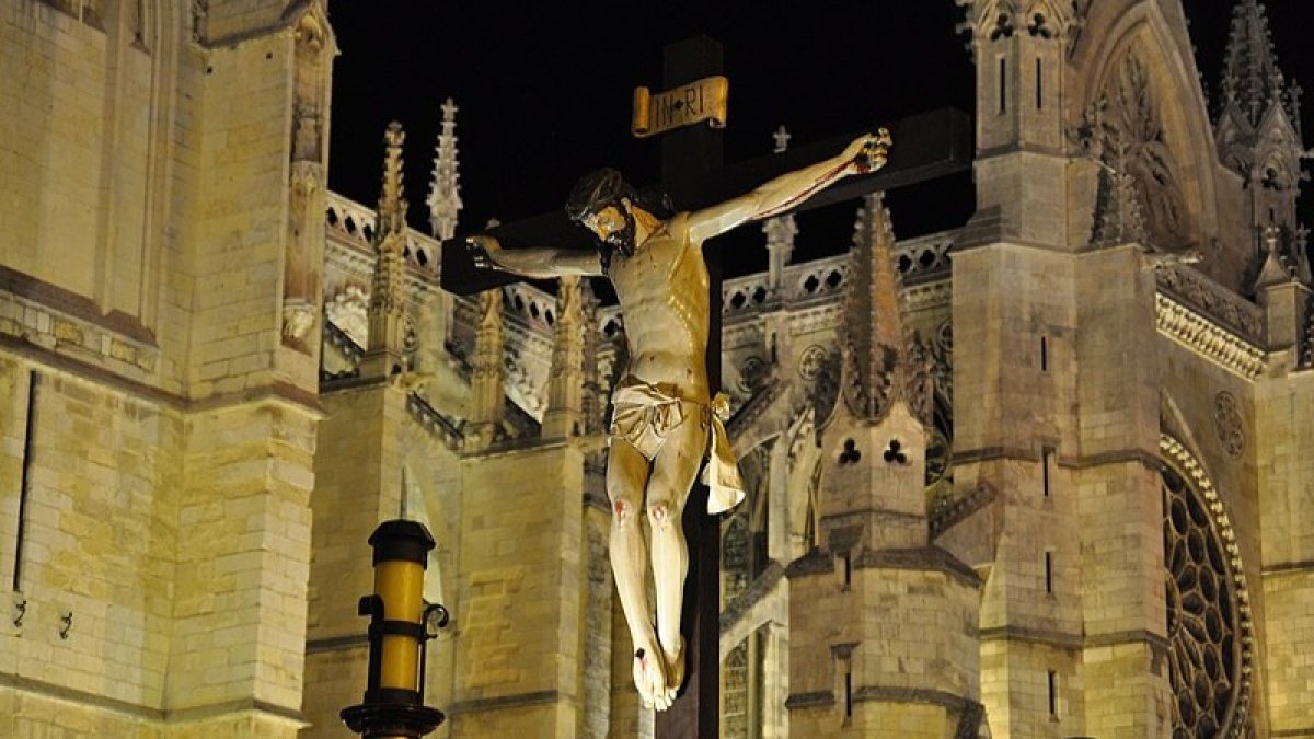 El Santísimo Cristo del Desenclavo sale hoy a las calles de San Martín. DL