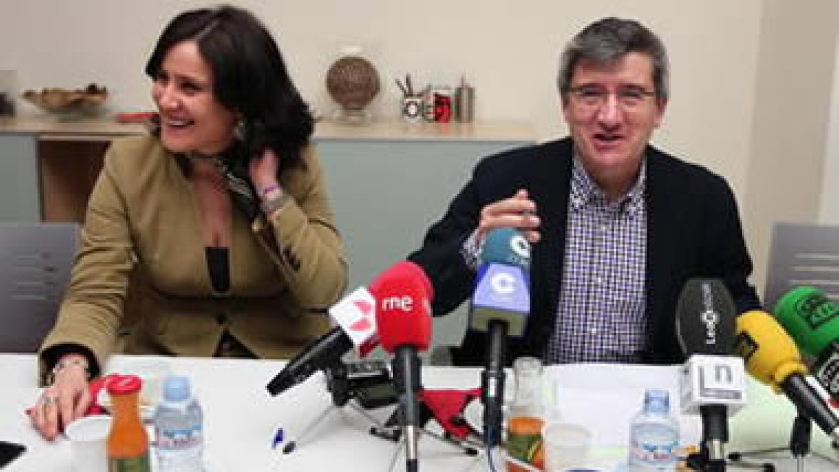 María Rodríguez y Francisco Fernández hicieron ayer el balance de mandato.