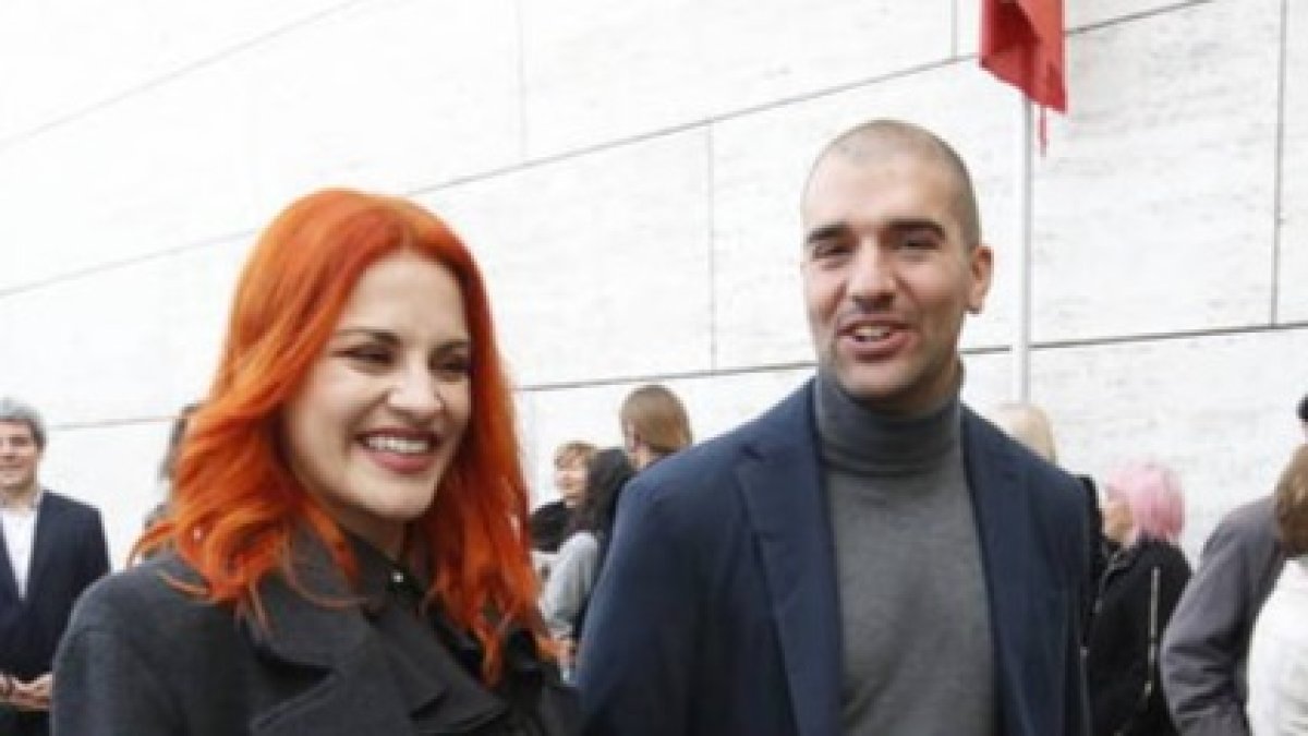 Sara y Pablo, antes de entrar en el acto. RAMIRO