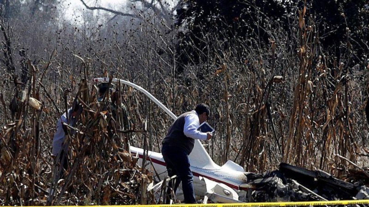 El 24 de diciembre se desplomó en el municipio de Coronango, Puebla, un helicóptero en el que viajaban Alonso, Moreno Valle, el asistente de este, Héctor Baltazar, el piloto Roberto Coppe y el primer oficial Marco Antonio Tavera.