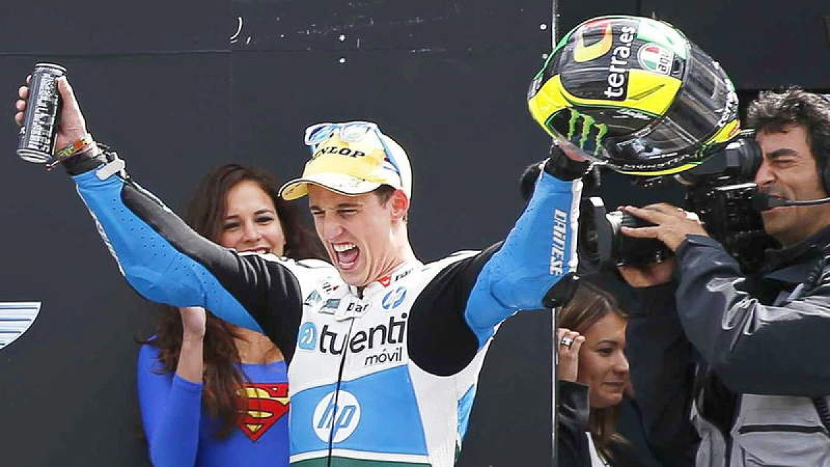 Pol Espargaró logró una gran victoria en Moto2 en Assen por delante de Redding.