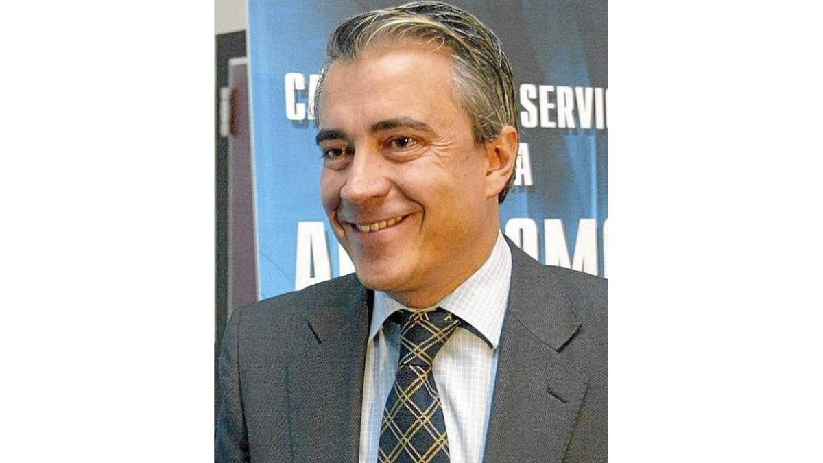 Mariano Gredilla deja el cargo de secretario general y será sustituido por José Antonio Mayoral.