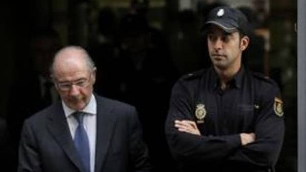 Rodrigo Rato tras declarar a la Audiencia Nacinal por el caso de las tarjetas opacas de Caja Madrid.