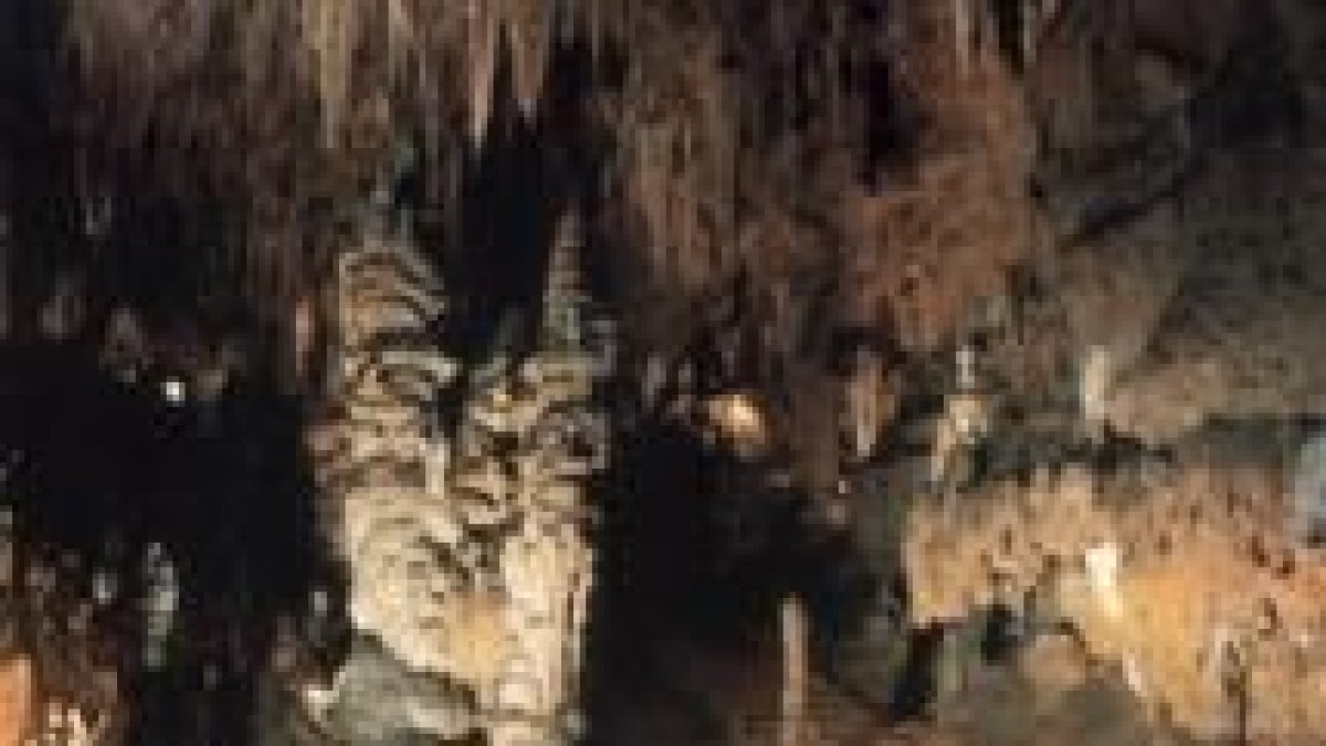 Las cuevas, en una imagen de archivo, volverán hoy a abrir sus puertas al público