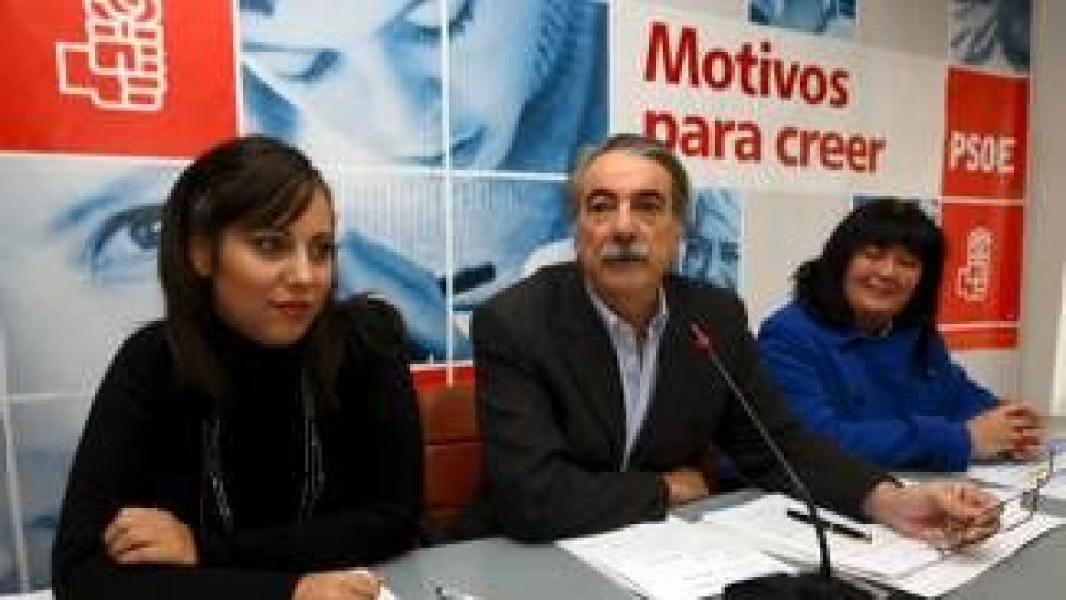 La diputada Helena Castellanos y los senadores Antonio Canedo y Ana Luisa Durán