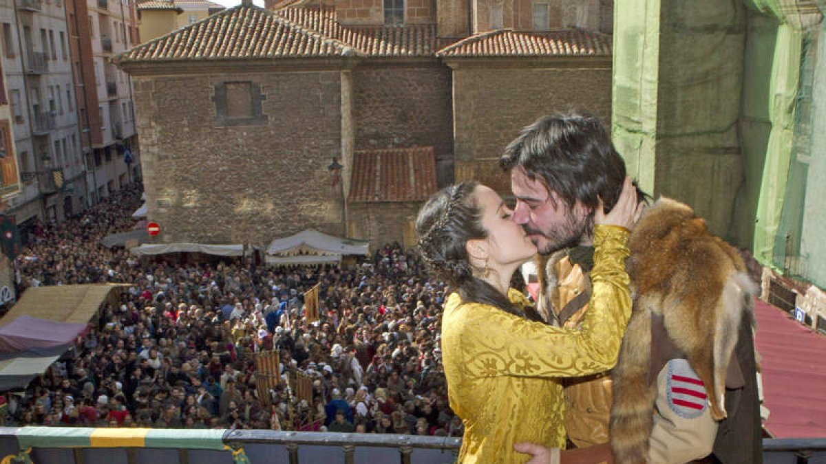 Momento final de la recreación de la 17 edición de la leyenda de los Amantes de Teruel.