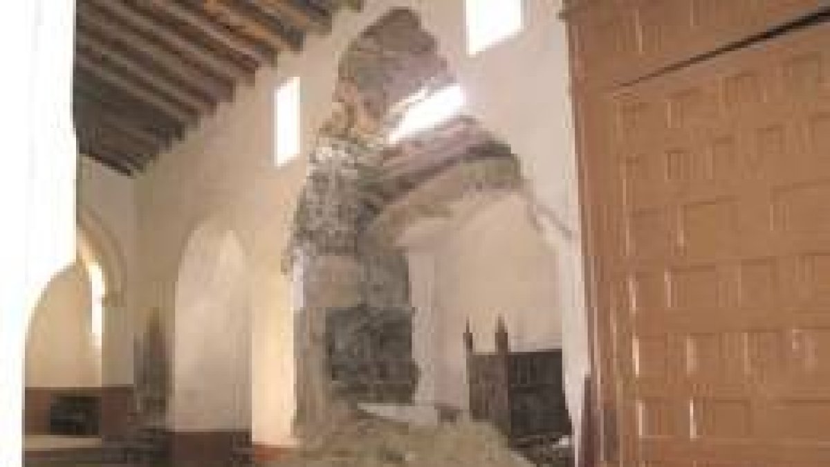 Estado en el que quedó uno de los arcos de la iglesia de San Lorenzo en la localidad de Sahagún