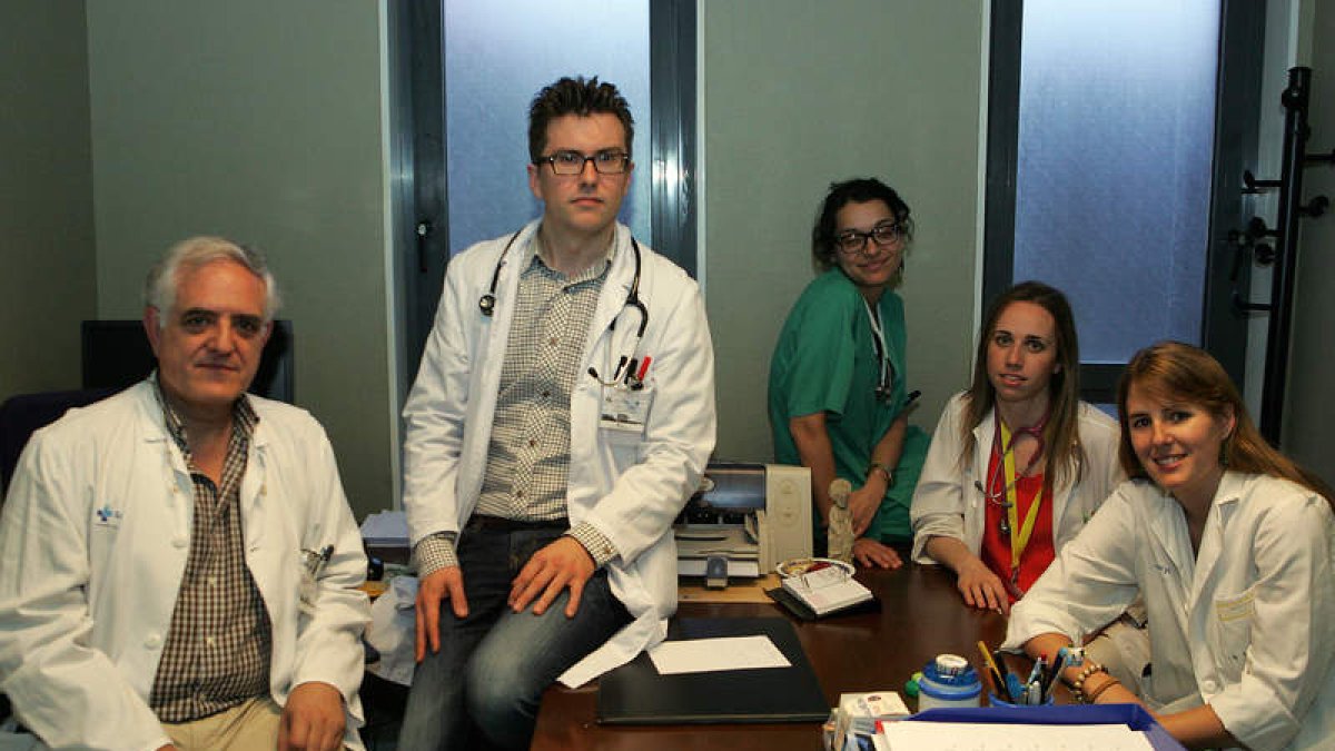 Santiago Lapeña, Ignacio Oulego, Silvia Rodríguez, Paula Alonso y María Mora, en Pediatría.