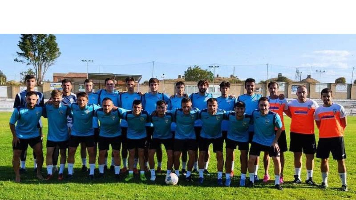 La Bañeza disputará tres partidos amistosos en las fiestas. LA BAÑEZA FC