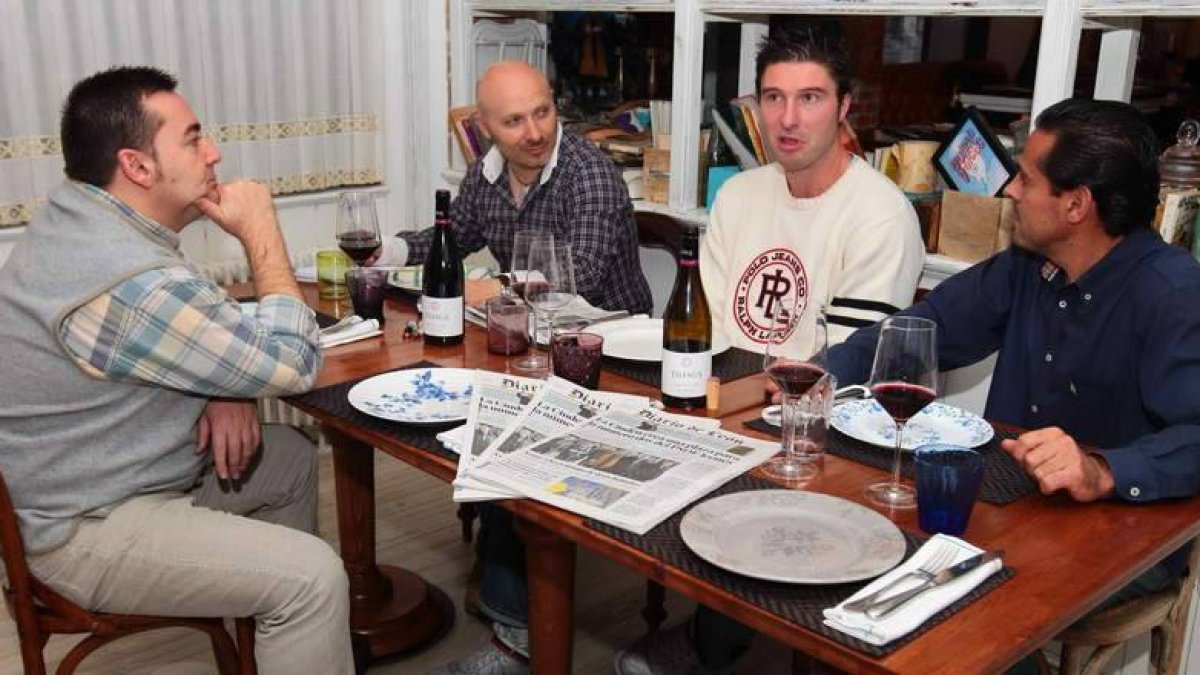 Georgino Fernández, Miguel Ángel Tranca, Julio González y Ángel Fraguas durante un momento de Las Tertulias de la Trastienda del 13 en las que el alero fue el protagonista.