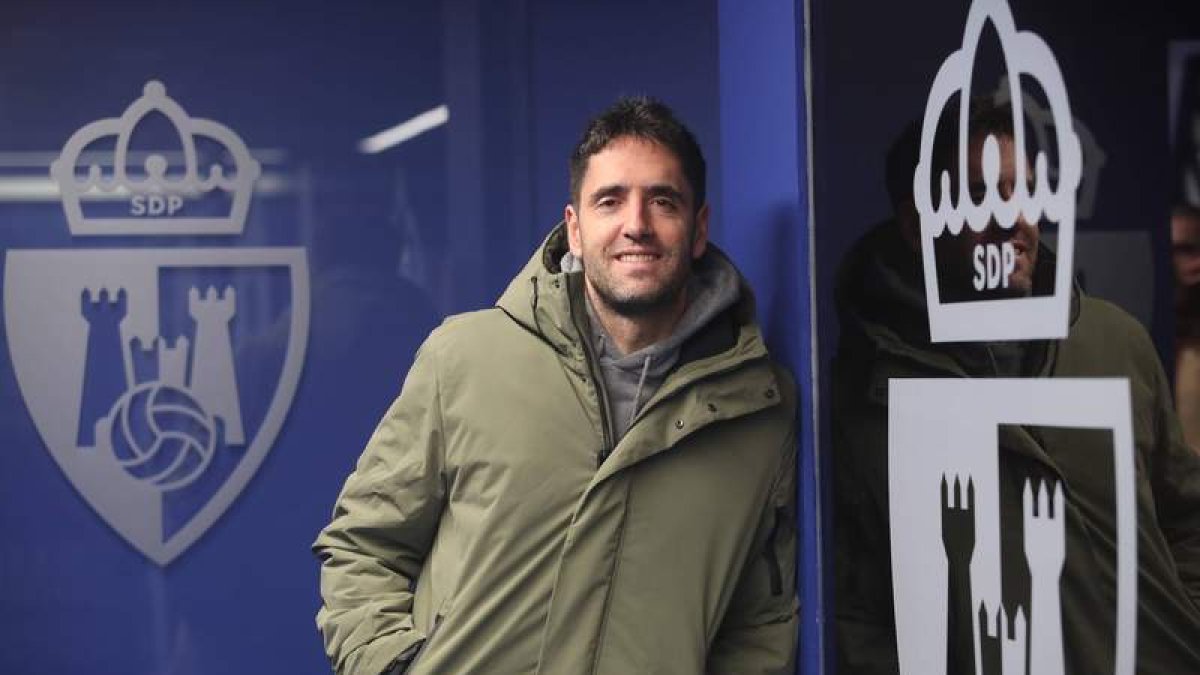 Íñigo Vélez de Mendizábal hace balance de la primera vuelta para Diario de León tras llevar a la Deportiva al título invernal. L. DE LA MATA