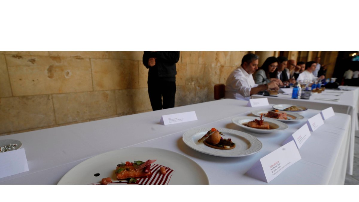 Fotografía del 53 certamen gastronómico de la semana internacional de la trucha. RAMIRO