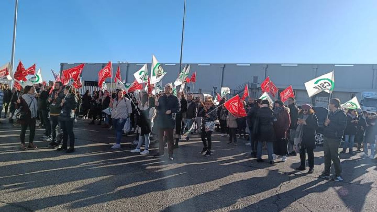 Concentración de protesta de los trabajadores del centro Estrada el pasado diciembre. DL