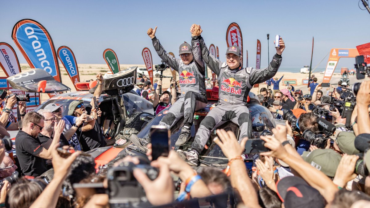 Carlos Sainz y Lucas Cruz en el Dakar 2024