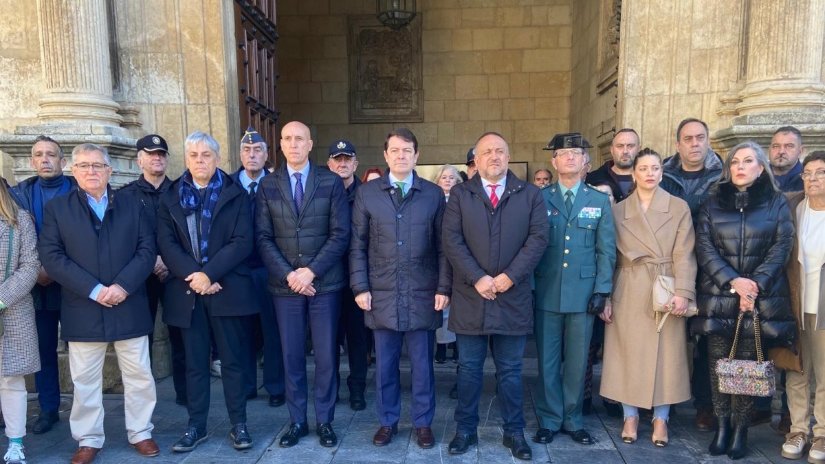 Minuto de silencio en la Diputación por David Pérez, el guardia civil de León asesinado por los narcos en Cádiz.