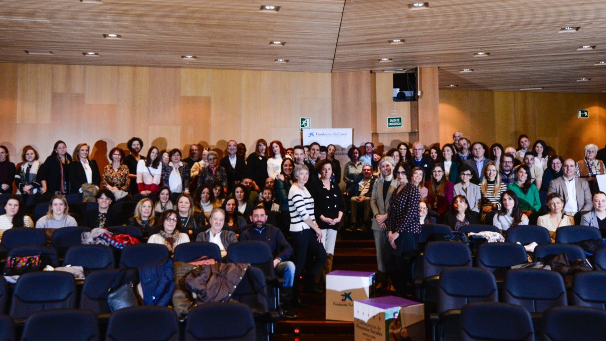 Numeroso público asistió a la presentación de los proyectos sociales de la Fundación 'la Caixa' en Valladolid.