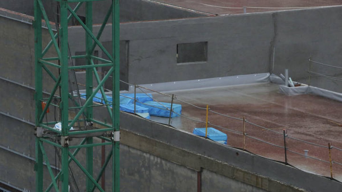 Tejado del nuevo conservatorio de música de León. F. Otero Perandones.