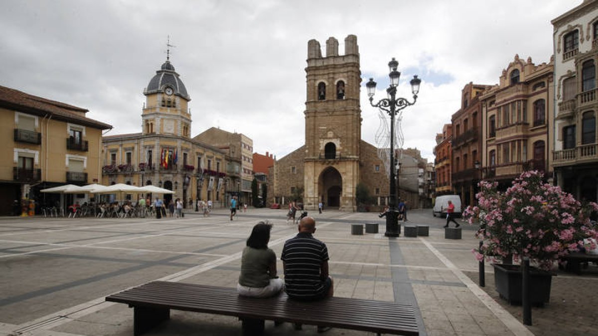Vista de la plaza Mayor de La Bañeza.