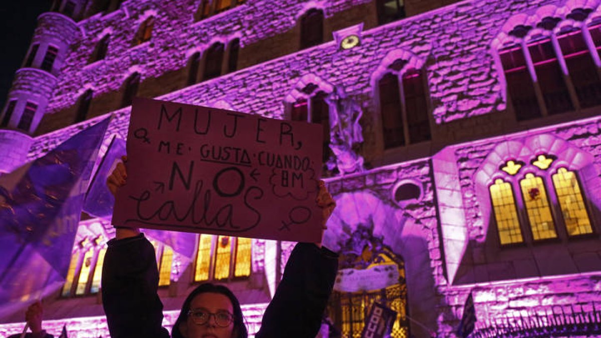 Manifestación por el día internacional de la mujer 8M, con salida de la plaza de Guzmán el Bueno.