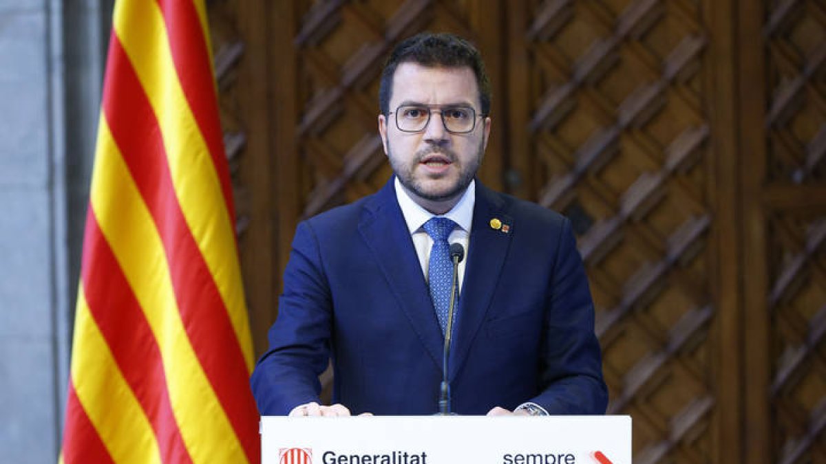 El presidente de la Generalitat, Pere Aragonès, ha decidido adelantar las elecciones catalanas al próximo 12 de mayo, después de que el Parlament haya tumbado su proyecto de presupuestos por los 