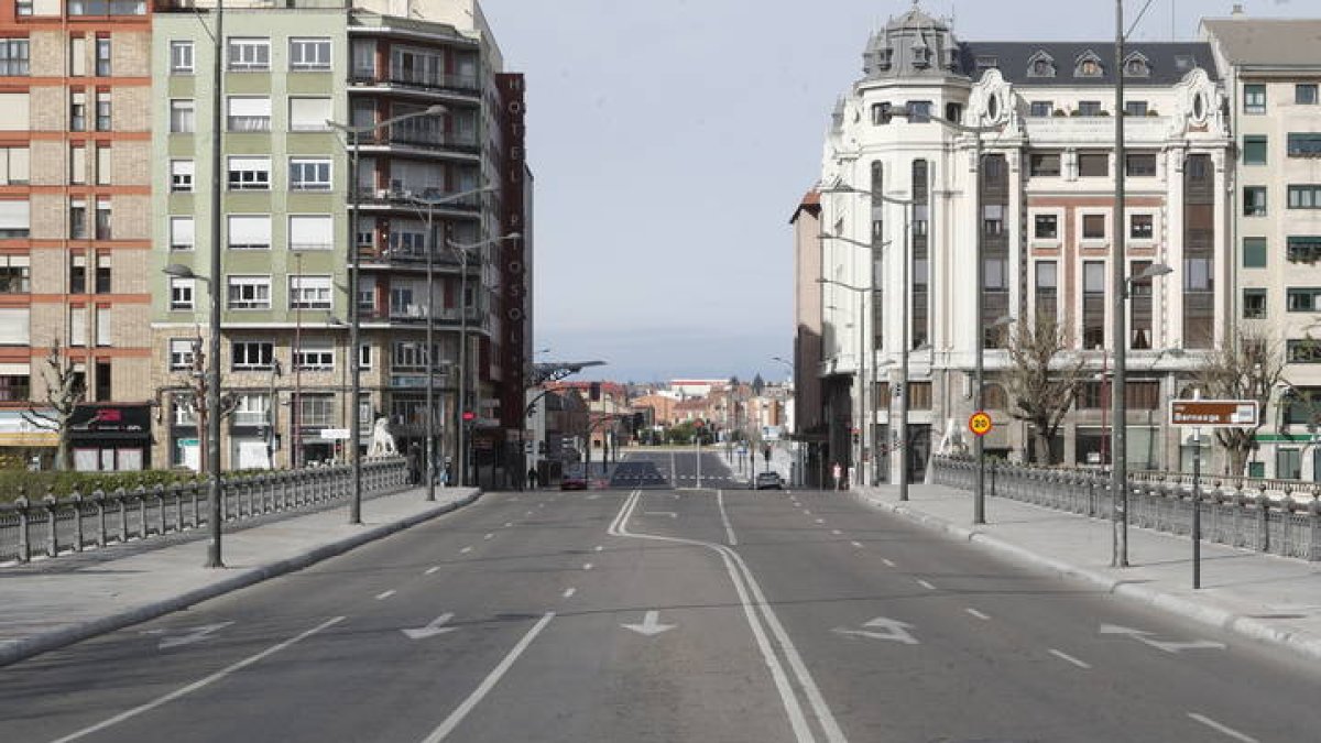 La rotonda permitirá regular los tráficos desde Sáenz de Miera hasta paseo de Salamanca y agilizar la circulación.
