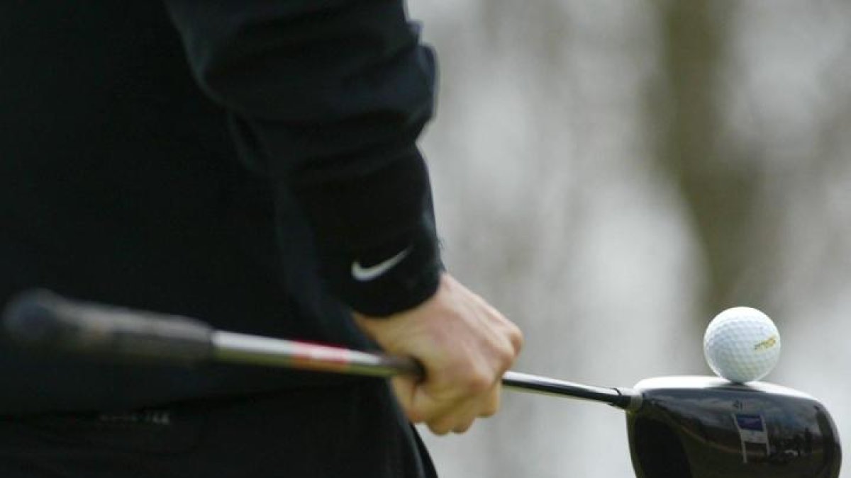 Una pelota de golf.